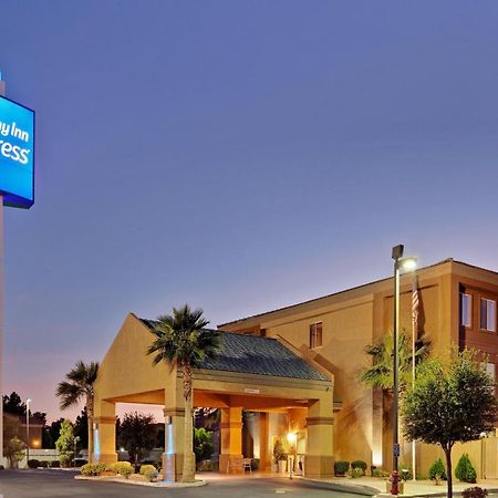 Holiday Inn Express Las Vegas-Nellis By Ihg Экстерьер фото
