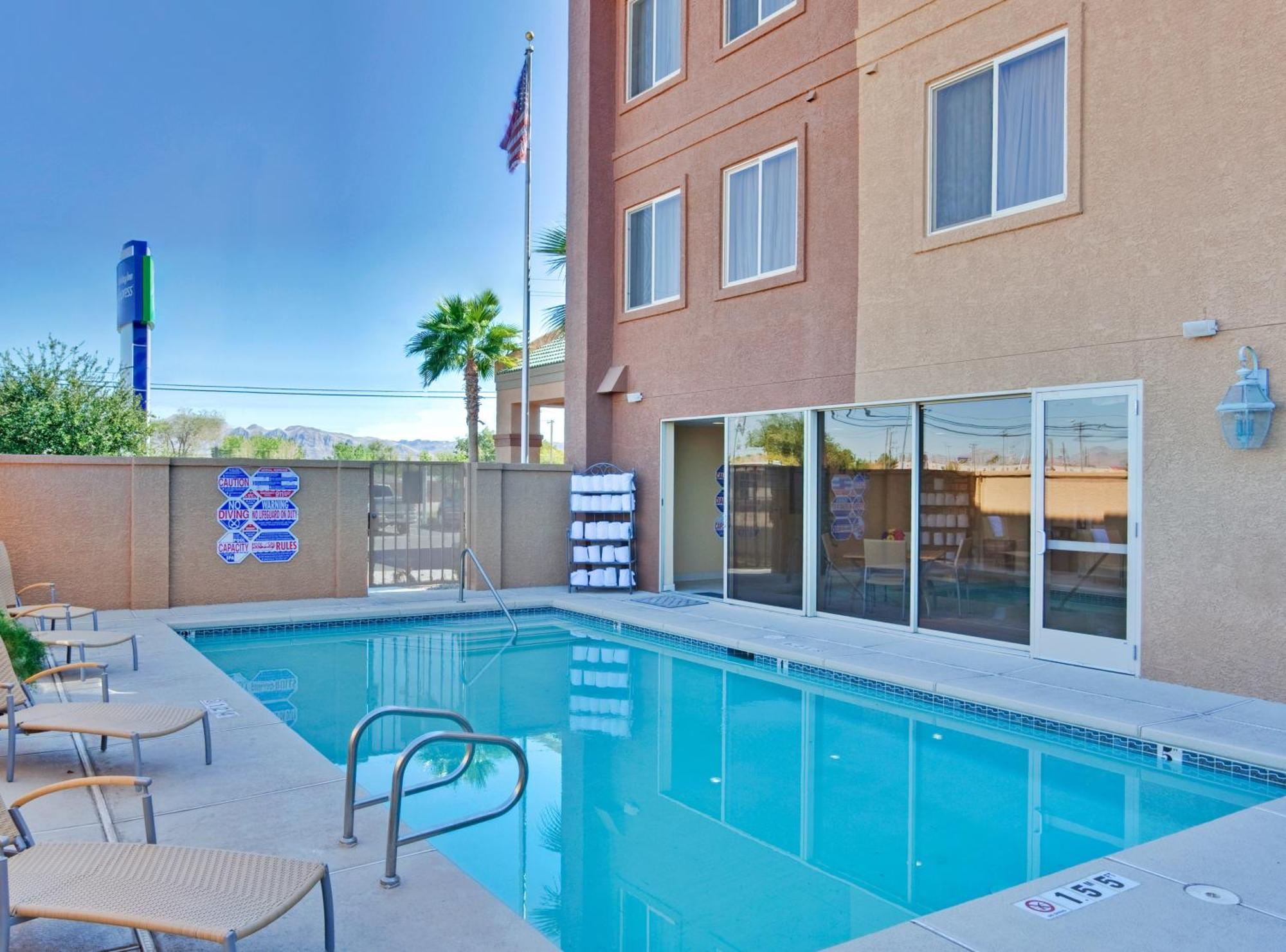 Holiday Inn Express Las Vegas-Nellis By Ihg Экстерьер фото